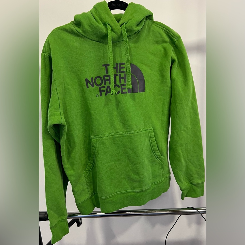 The North Face pullover hoodie Size M